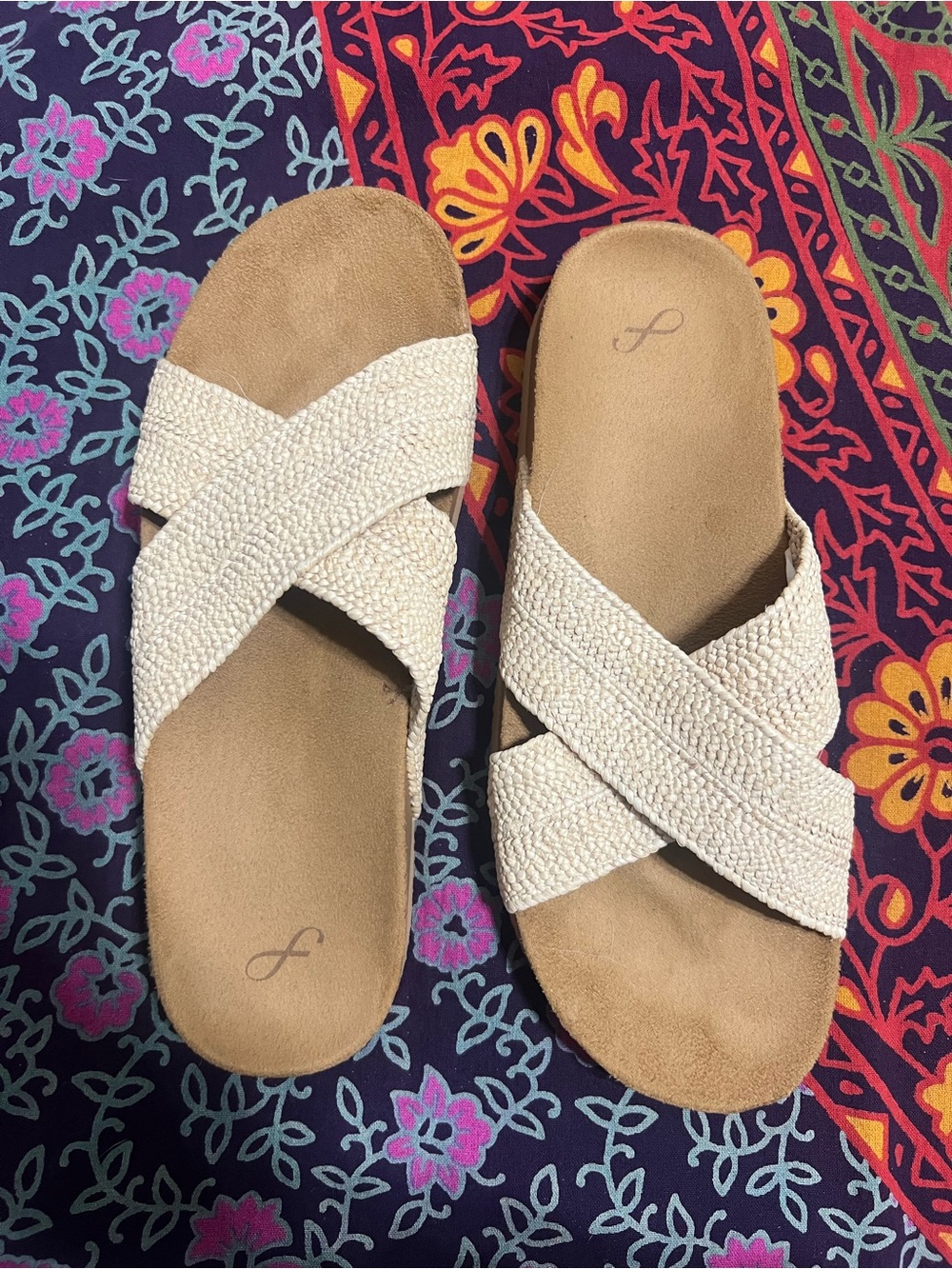 Women's Cream Crisscross Slide Sandals size 8